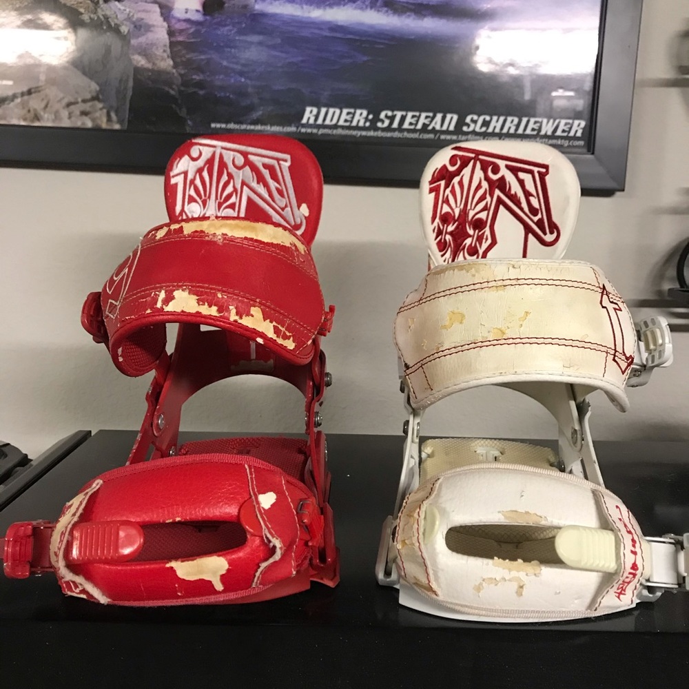 Snowboard bindings (TechNine) - Picture 3 of 4